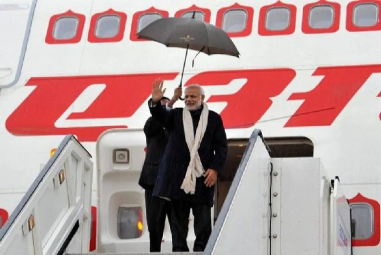 PM Modi Avoids Hotel, Takes Bath at Airport in Foreign Transit: Amit Shah