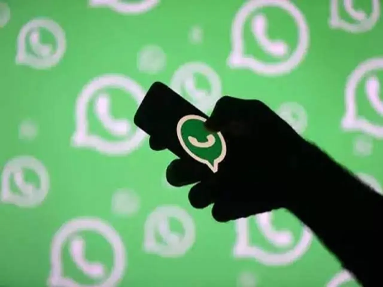 Covid-19: WhatsApp puts limits on forwarding messages
