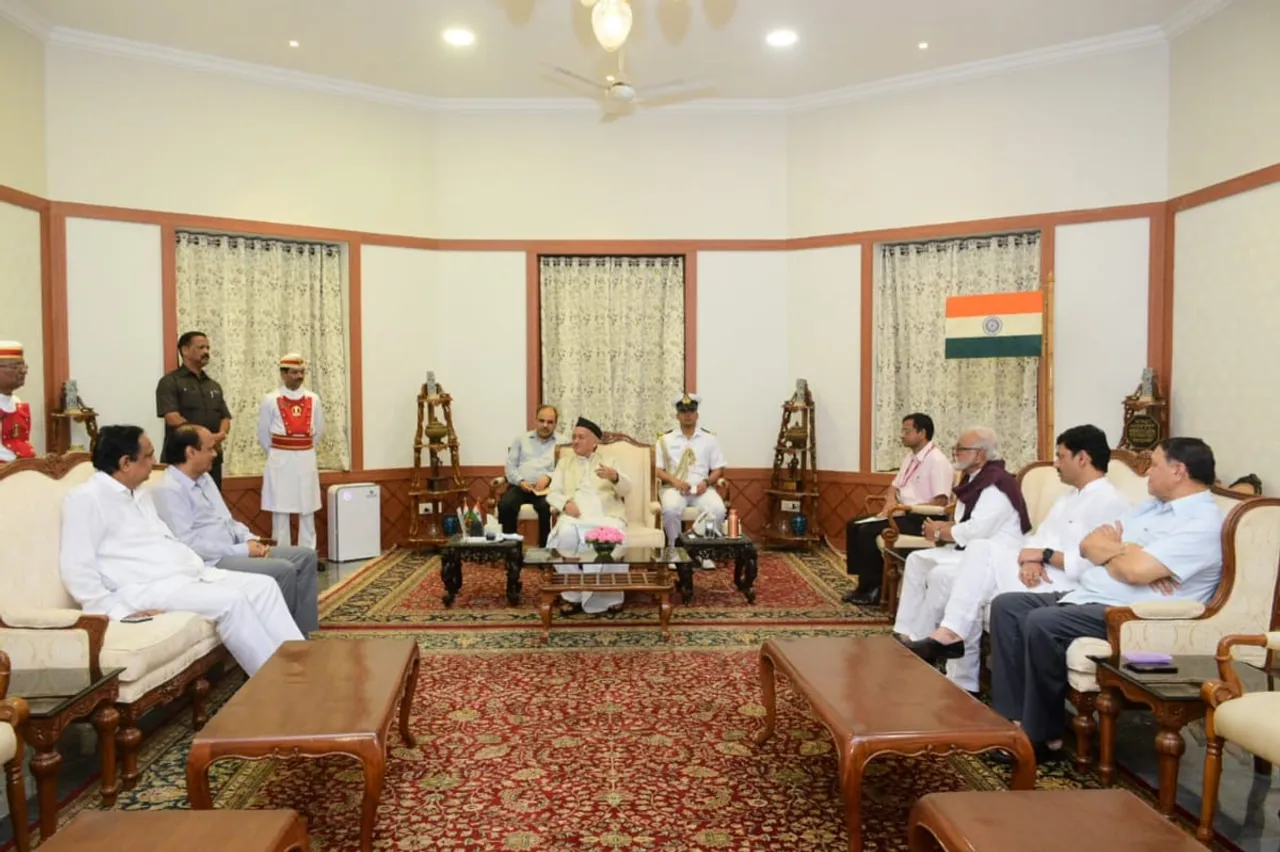 Guv invites NCP to form Maha govt