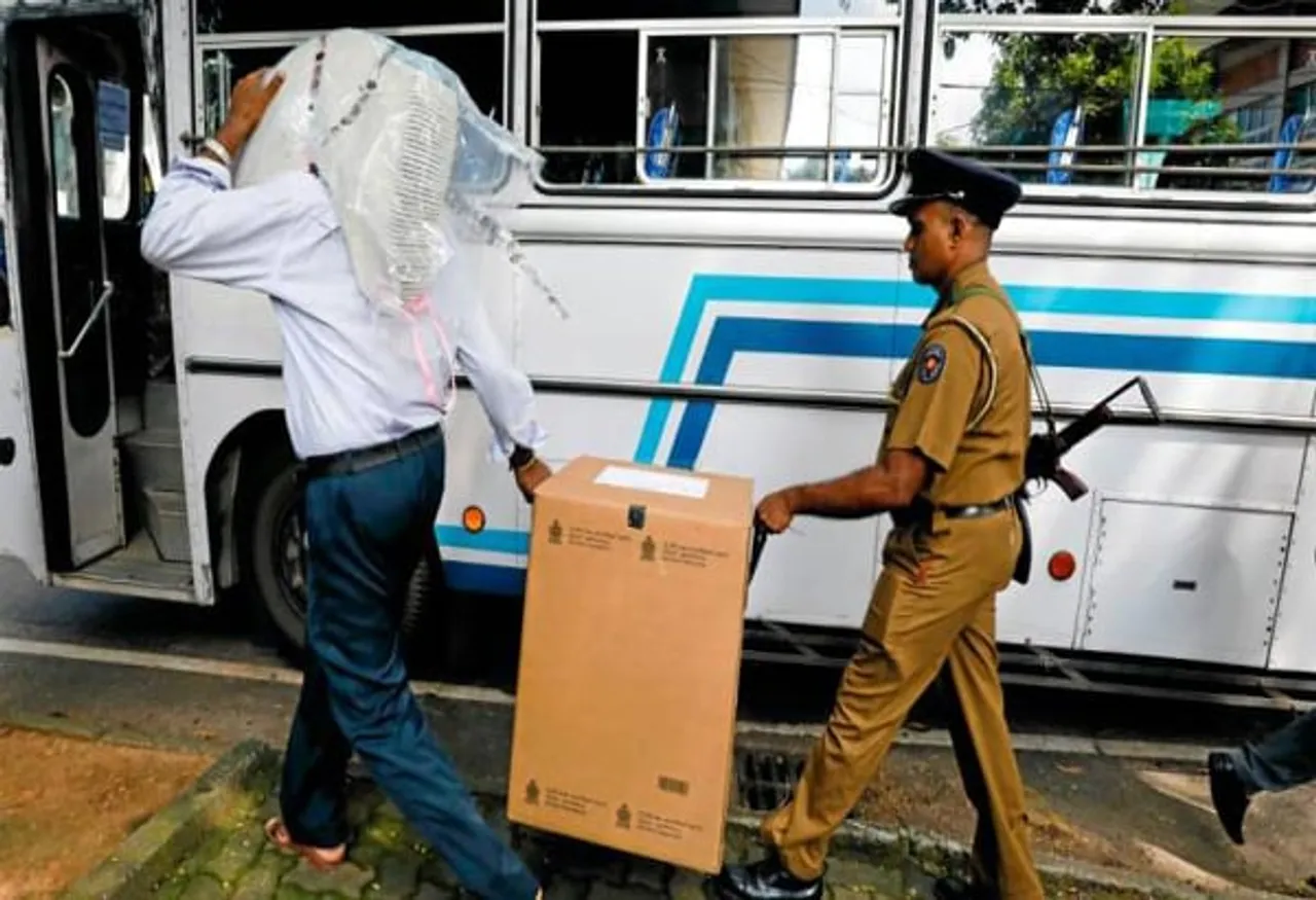 Gunmen Fire on Buses Carrying Sri Lankan Voters