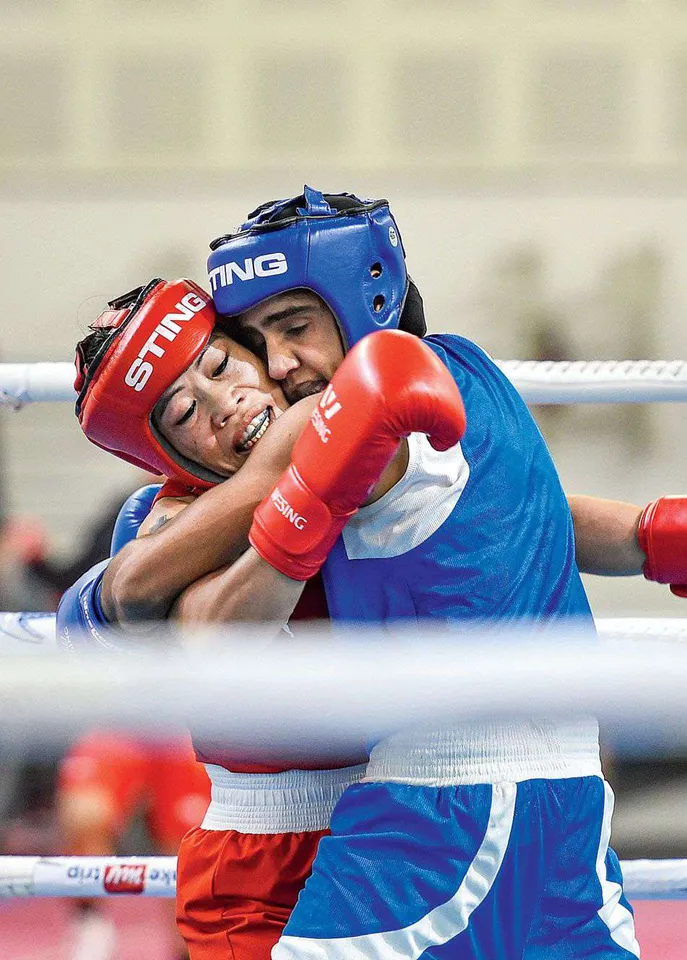 Mary Kom to take on Zareen today