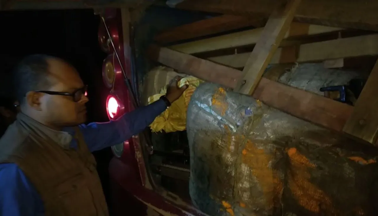 Bilasipara: Trucks Carrying Coal, Pan Masala & Raw Materials Seized