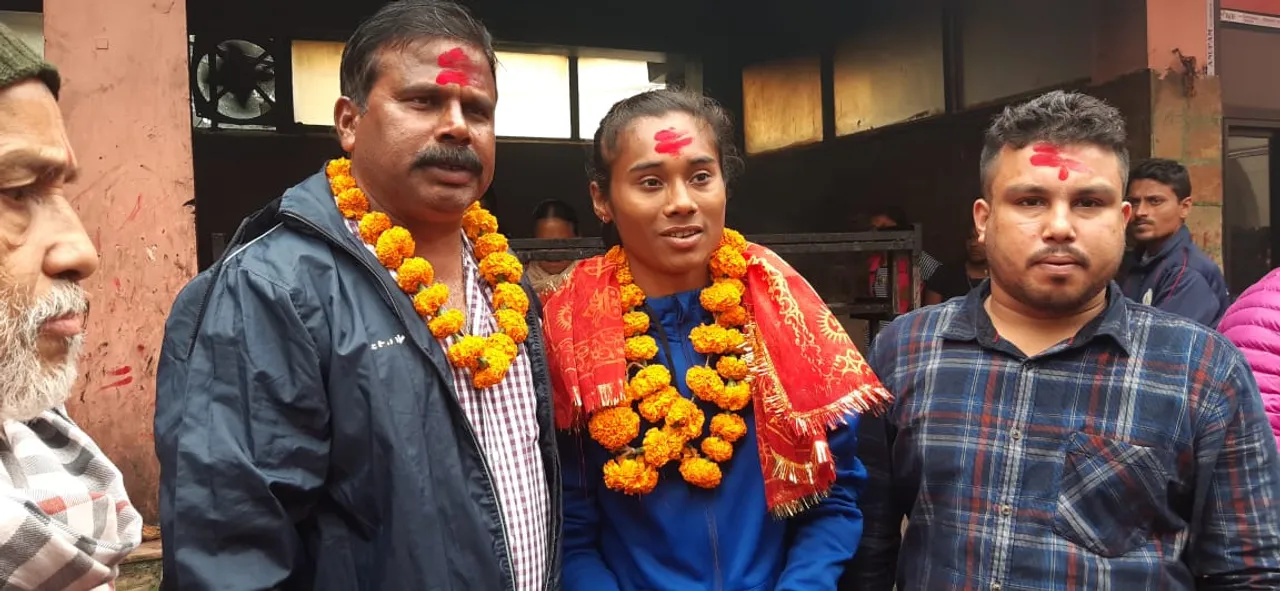 Hima Das Turns 20, Visits Kamakhya Temple