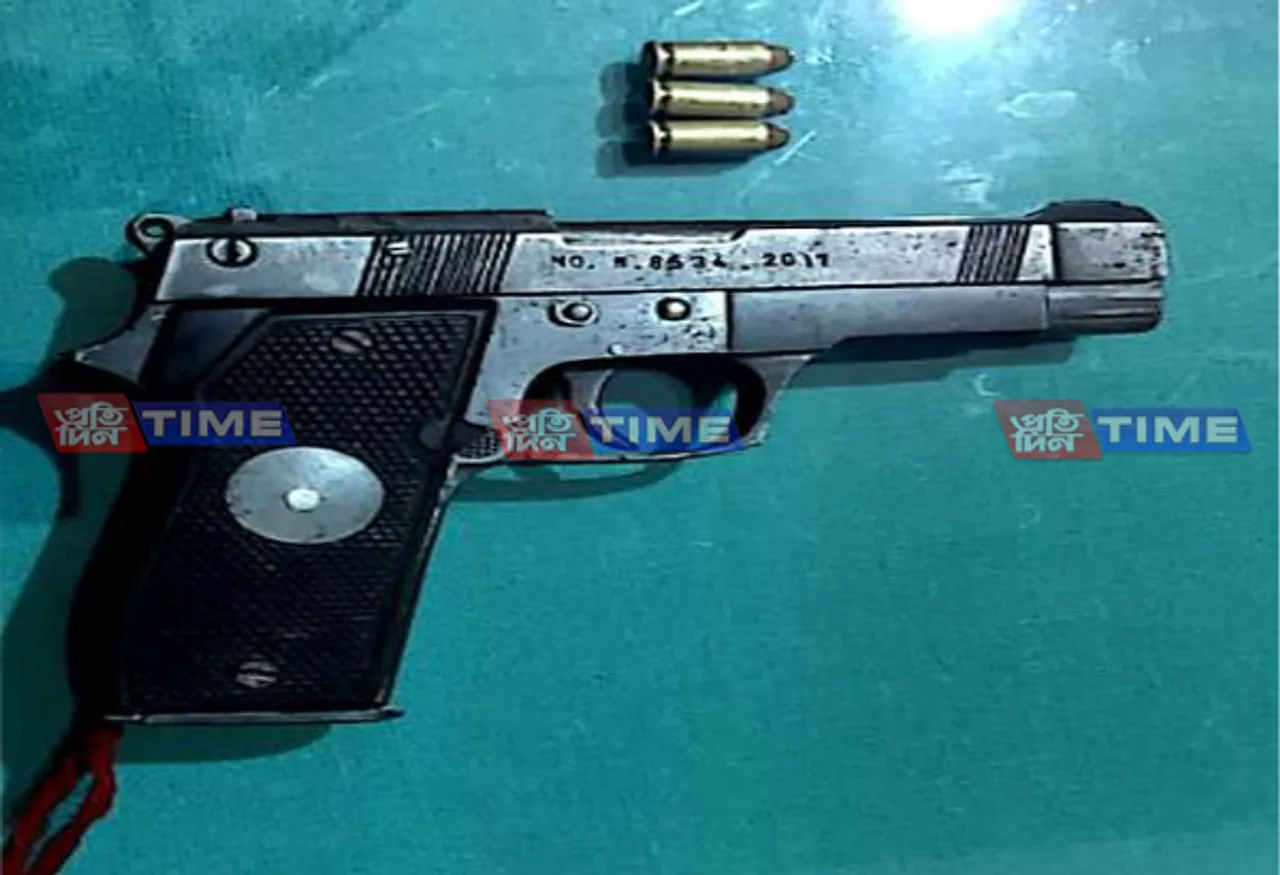 Arms recovered from auto-rickshaw at Maibang
