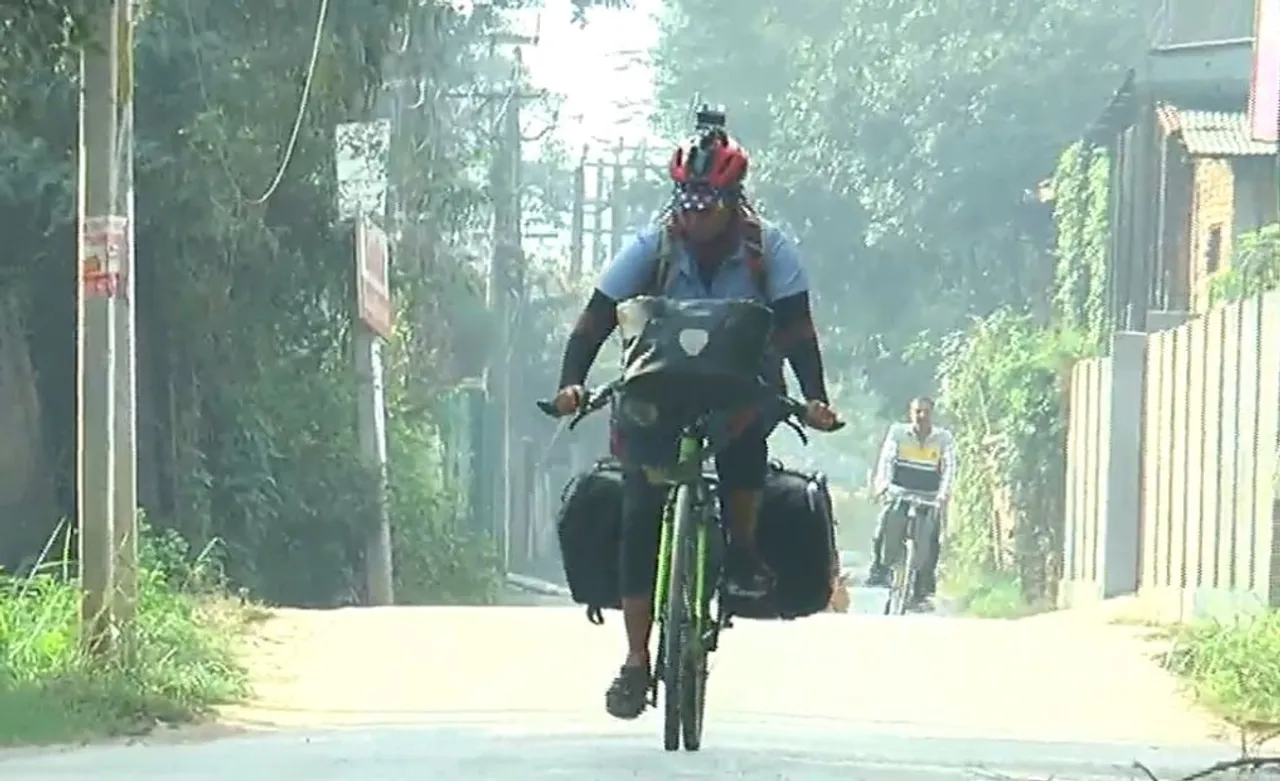 Aim 30,000 km solo bicycle ride; Andhra girl arrives in Guwahati