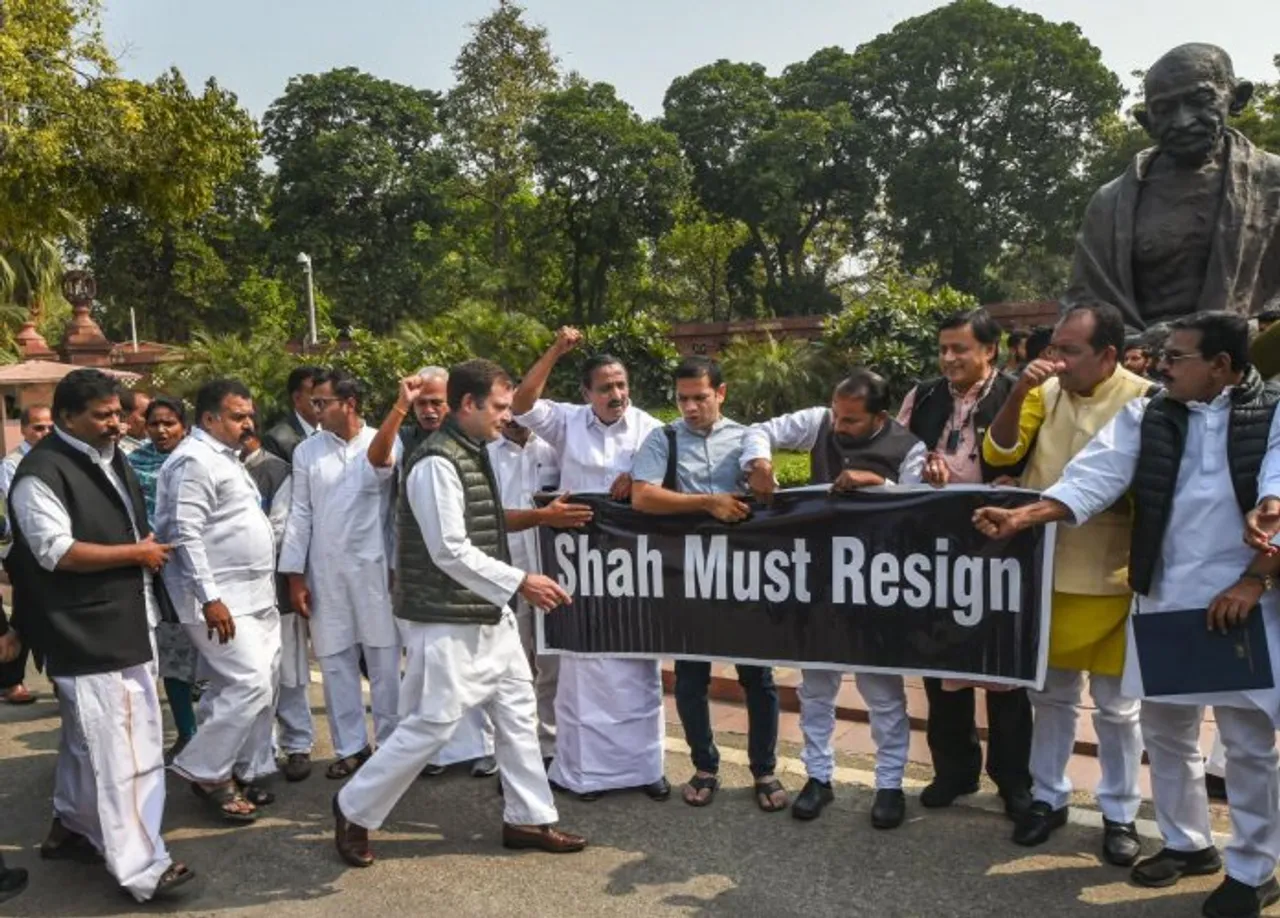 Congress Stages Protest Outside Parliament