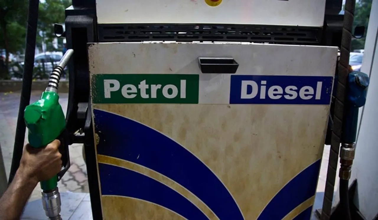 Petrol & Diesel Prices Cut by 15 and 14 Paise/Ltr