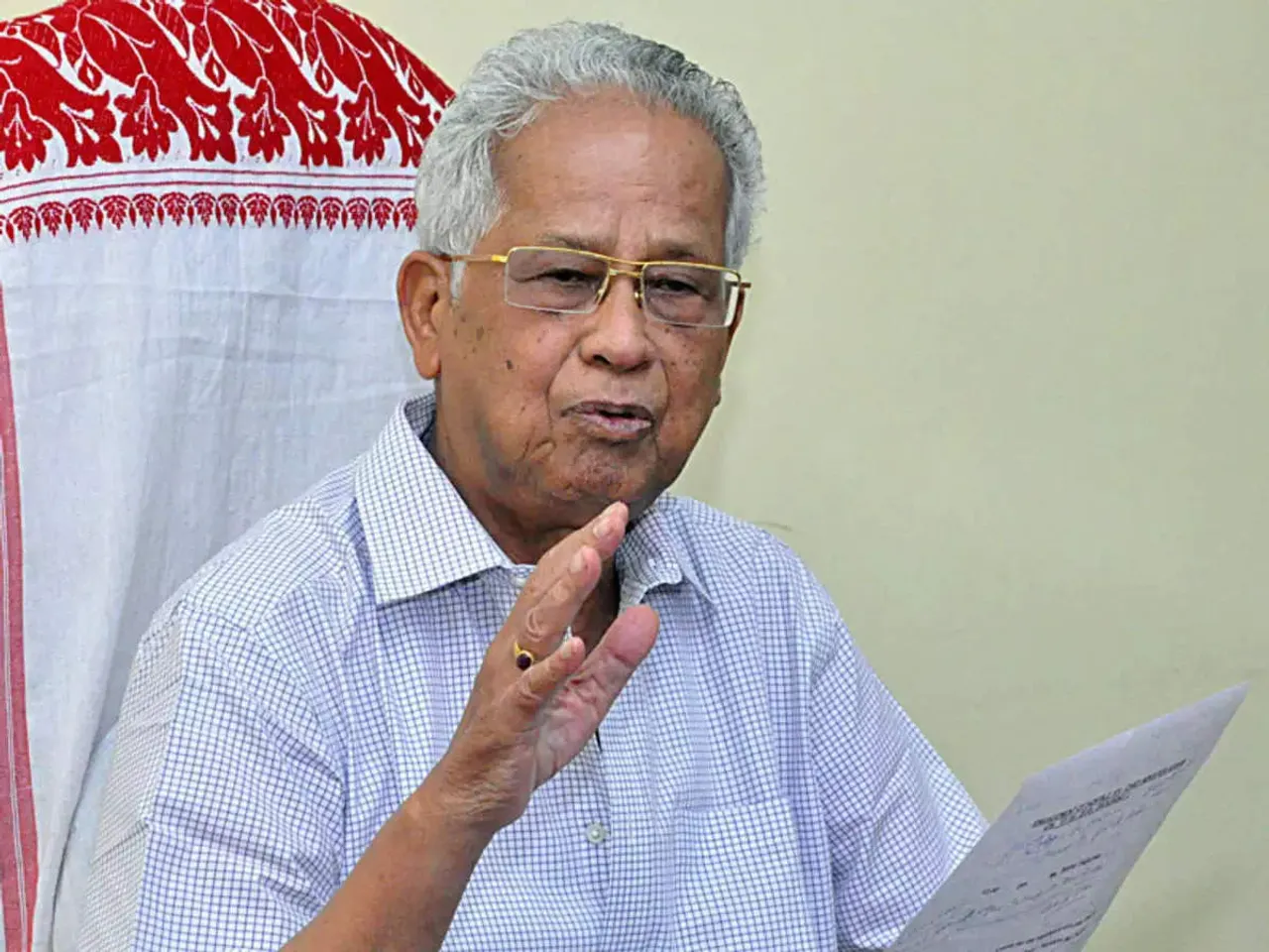 Former CM Tarun Gogoi slams govt over COVID-19 handling