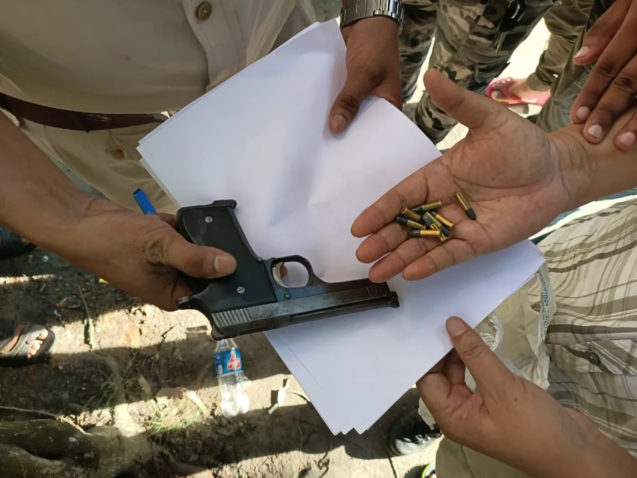 Crime Branch Recovers a .32mm pistol, 6 Detained