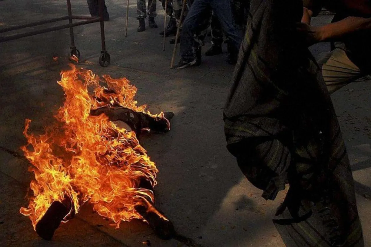 Lockdown: Bilasipara Married Couple Burns Itself To Death