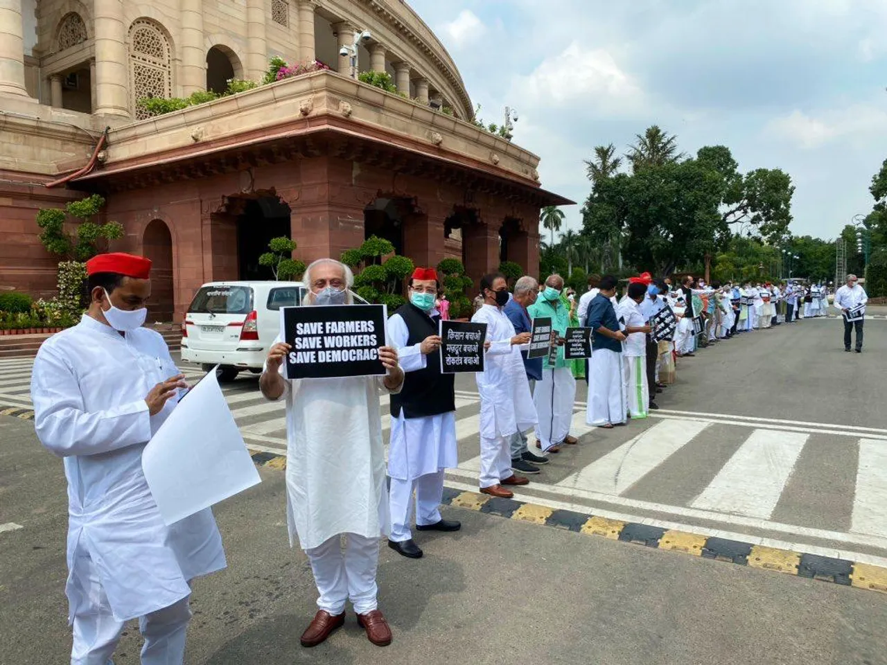 Opposition to Meet Prez Kovind Today Over Farm Bills