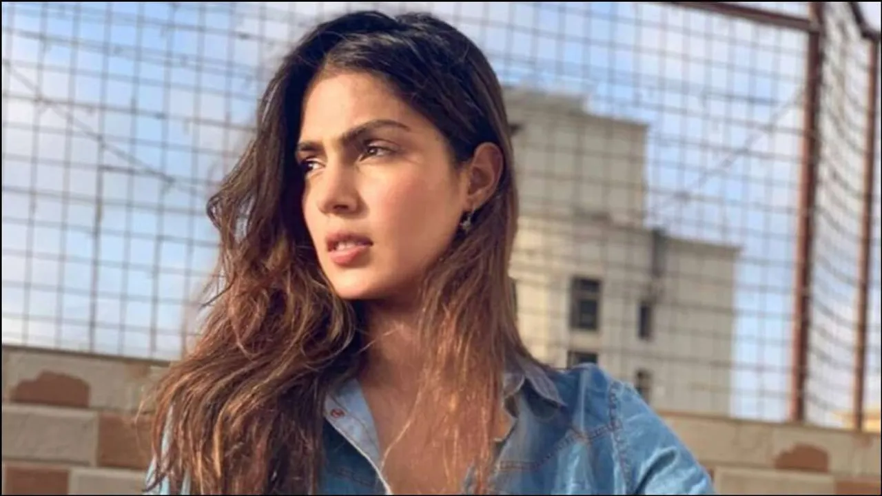 Rhea Chakraborty Summoned By Narcotics Bureau