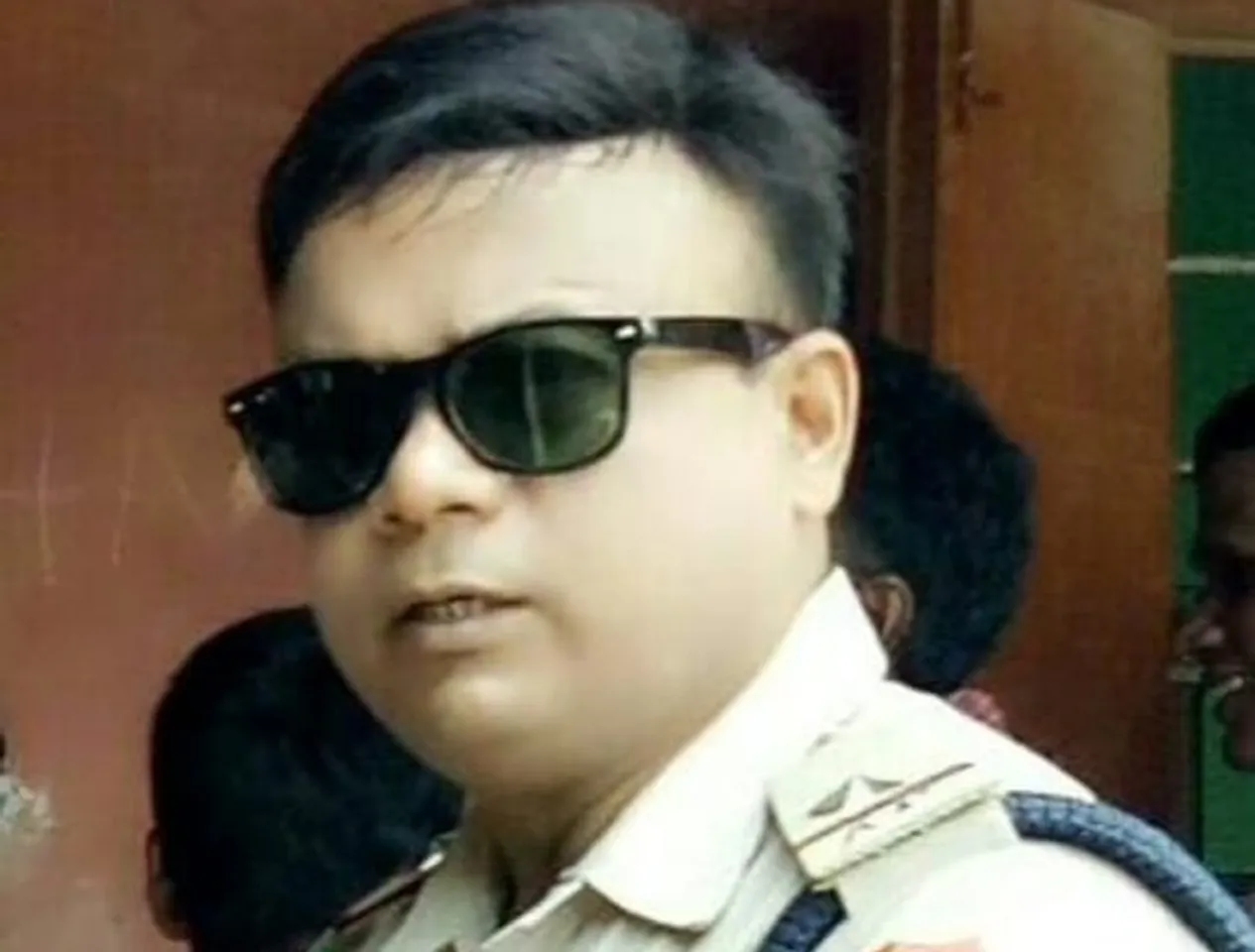ASI Caught Red-Handed Taking Bribe In Hotel