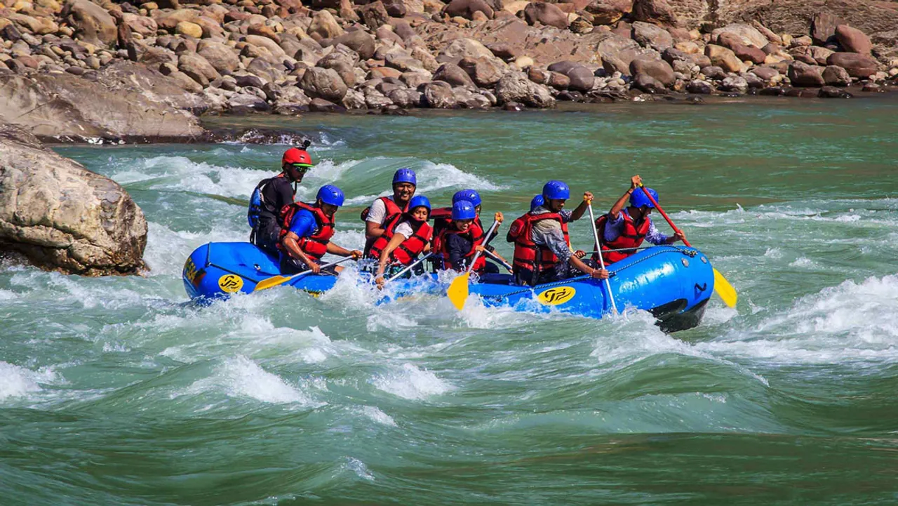 Rishikesh Witnesses 8000 Tourists in Just 10 Days
