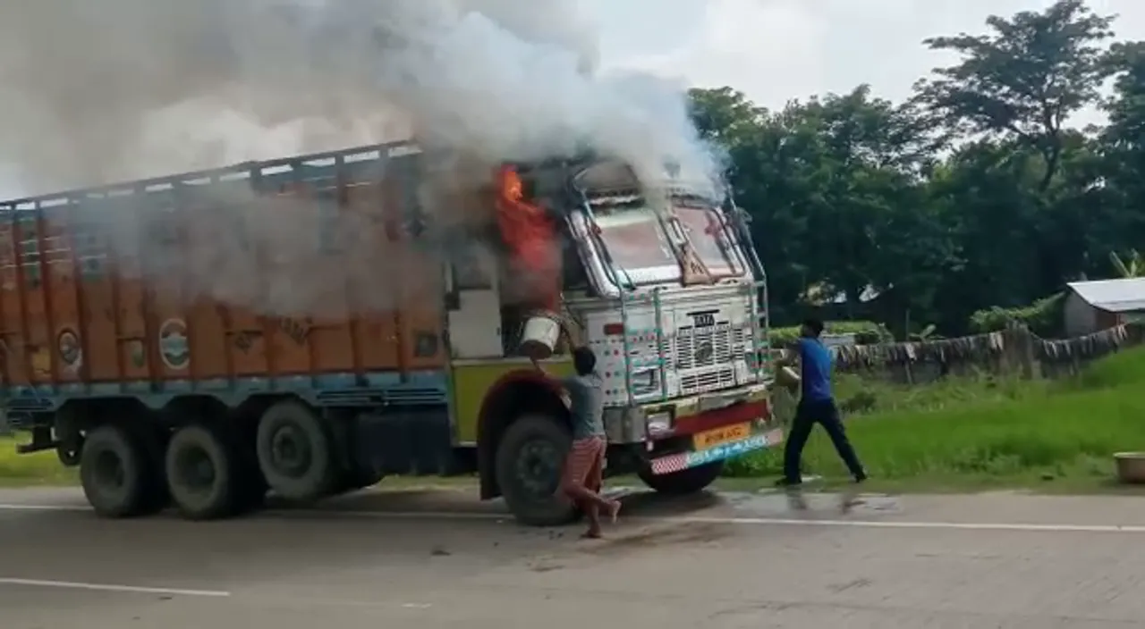 Hojai: Truck Catches Fire
