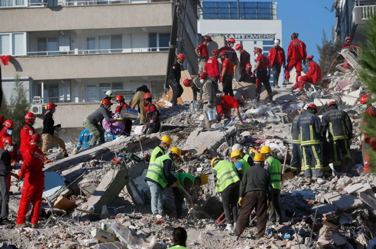 Turkey Earthquake: 100 Dead, Nearly 1000 Wounded
