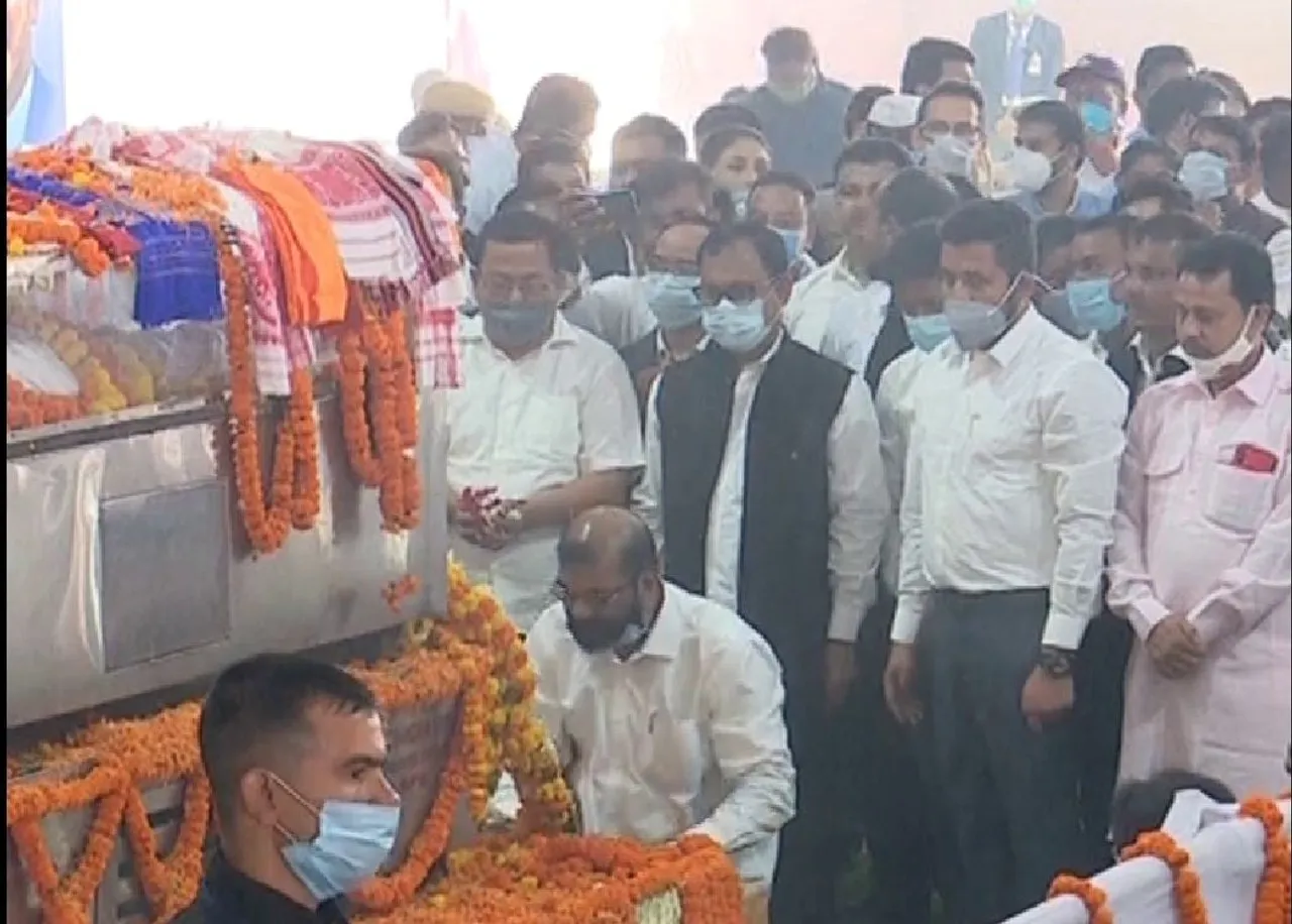 AASU leaders Pay Tribute to Tarun Gogoi