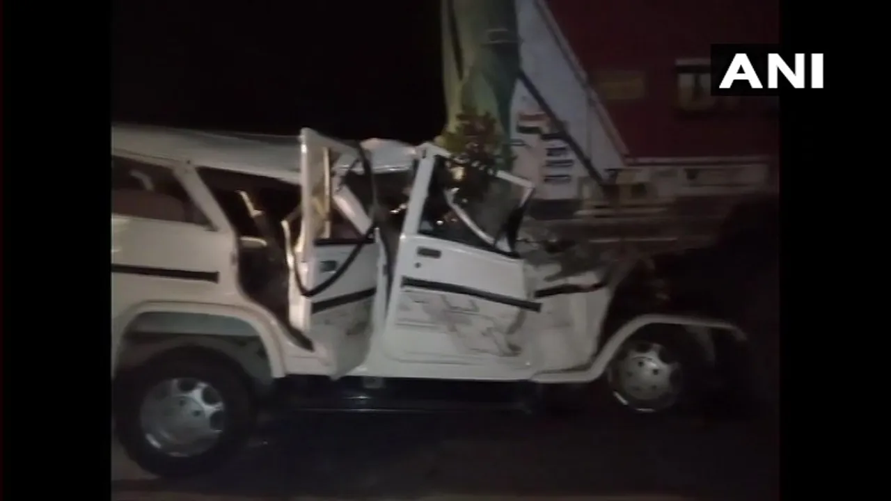 UP: 14 including 6 children Killed in Road Accident
