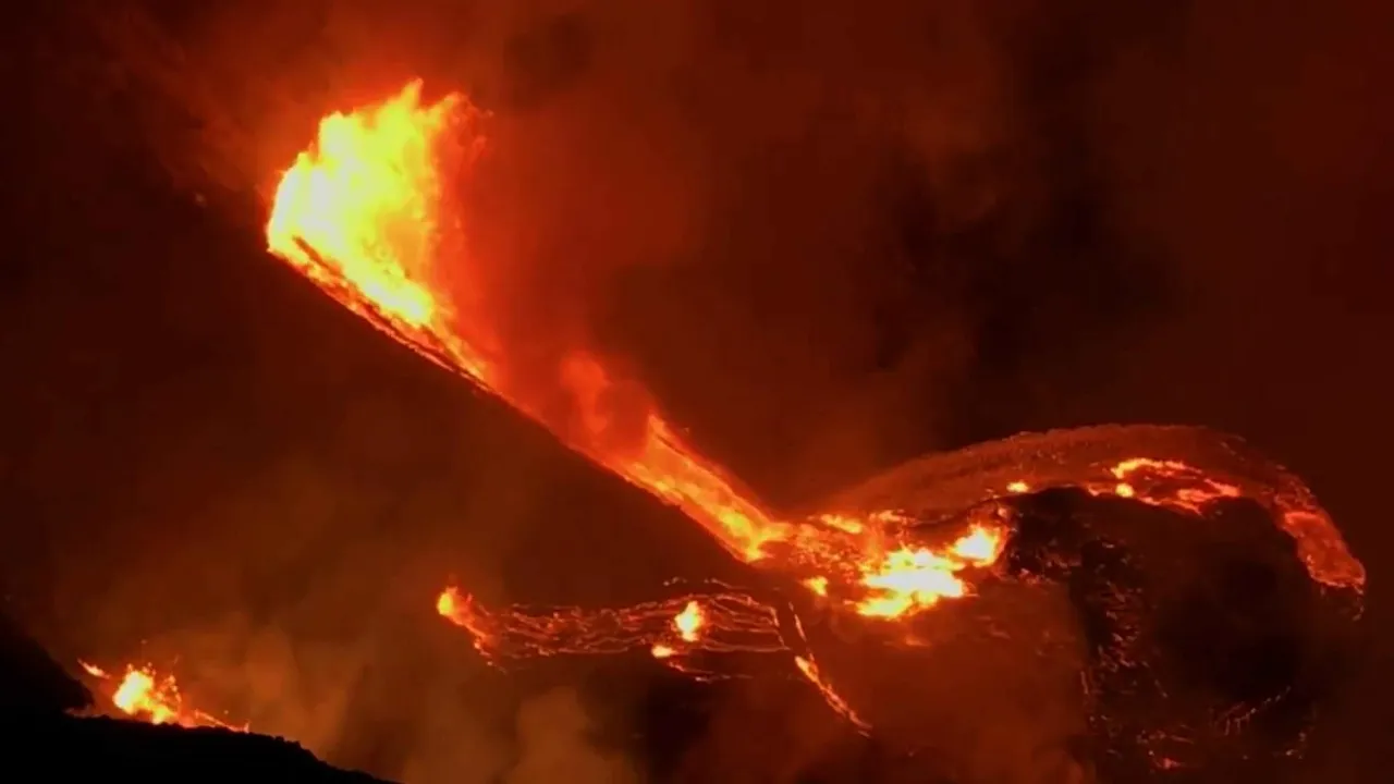 Hawaii’s Kilauea Volcano Erupts On Big Island