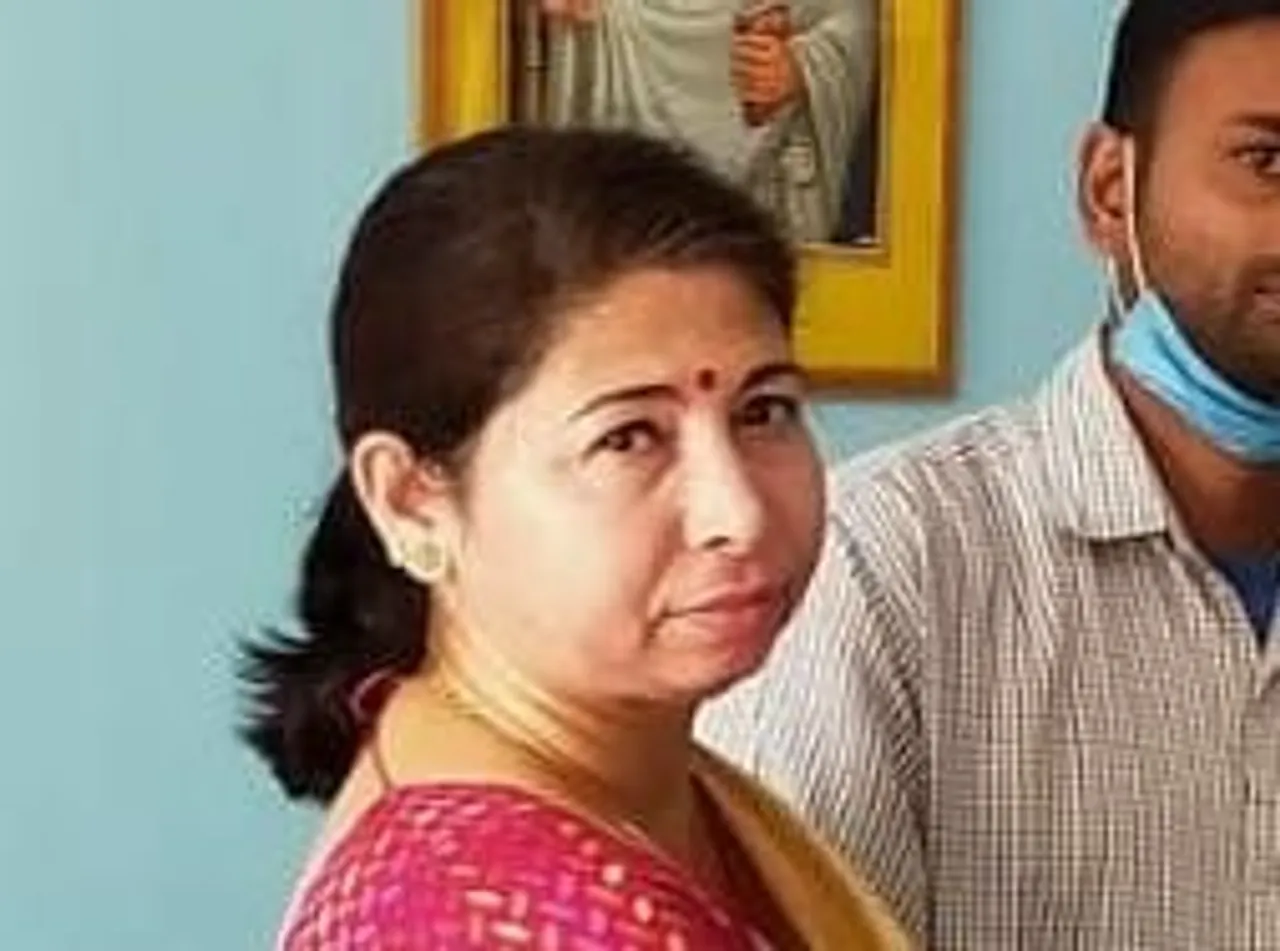 Nalbari: School Inspector Caught Taking Bribe
