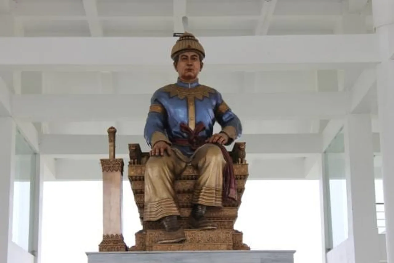 CM Sonowal Pays Tribute to Chaolung Sukapha on Asom Divas