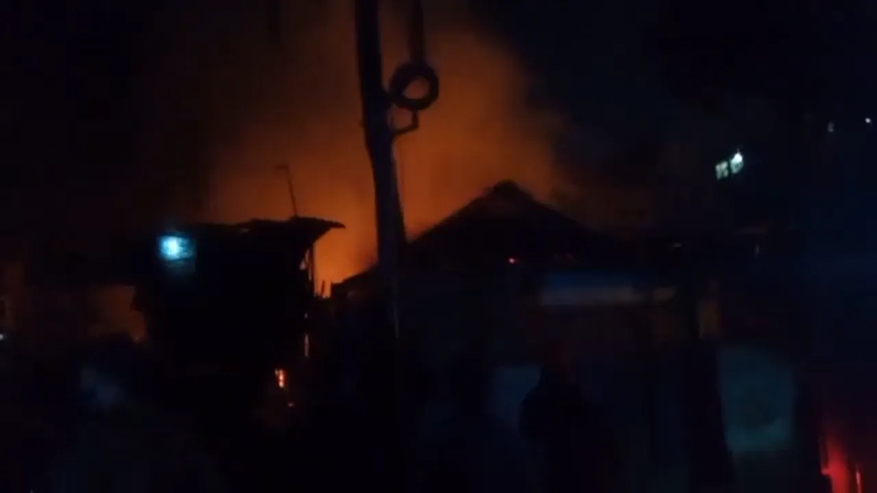 Guwahati: Massive Fire Breaks Out In Lachit Nagar