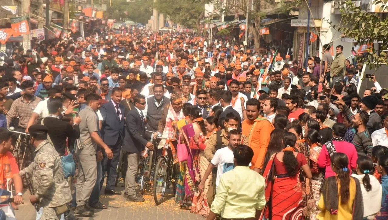 Nagaon: Himanta Takes Part In 25-KM Bicycle Rally