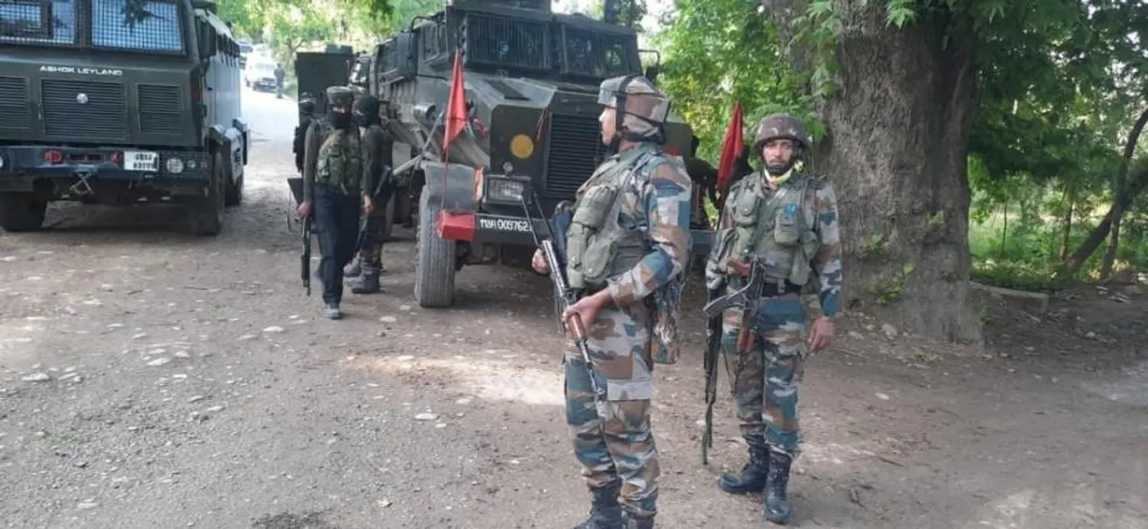 Budgam: One Policeman Killed, Another Injured in Encounter