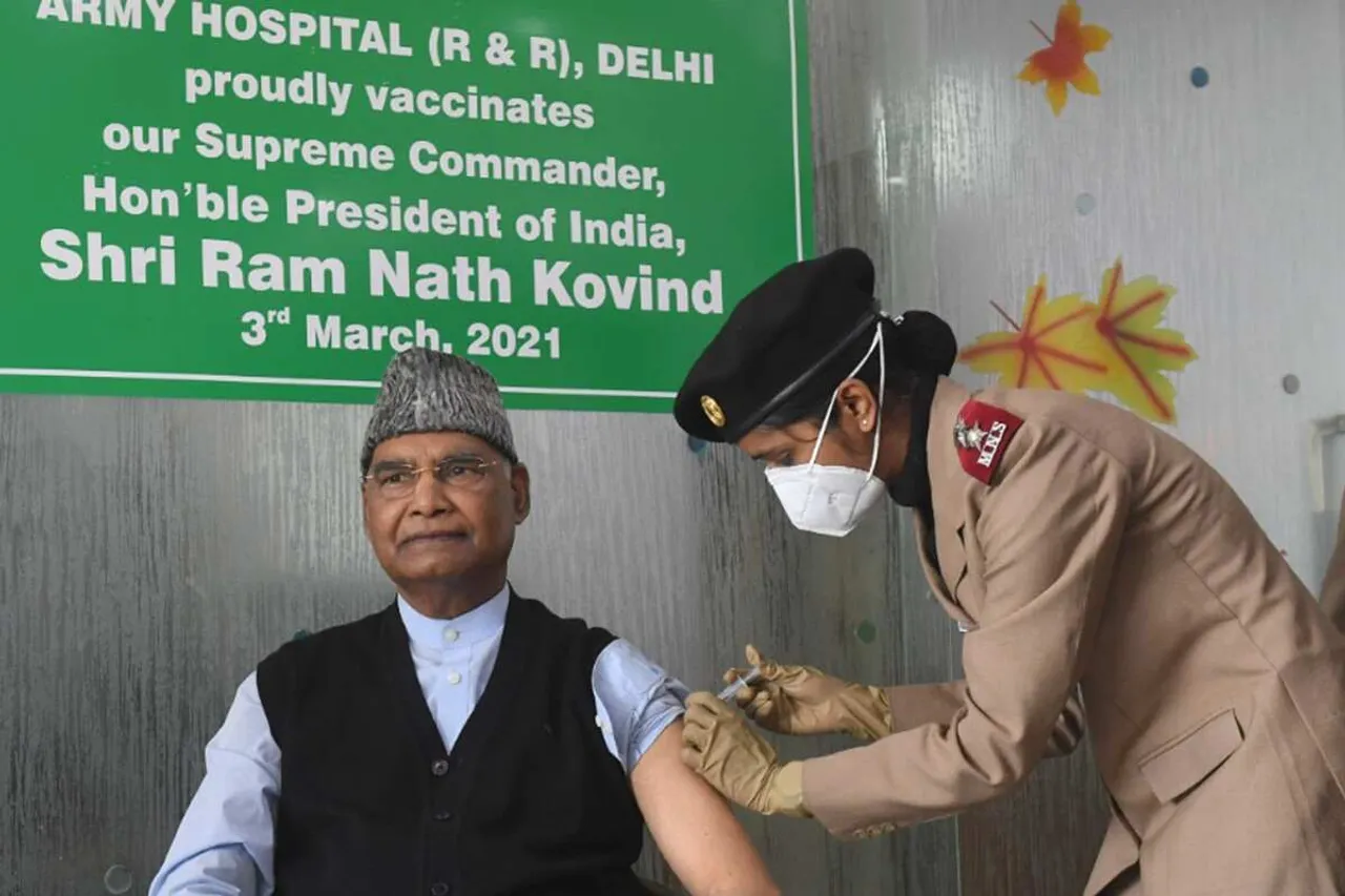 Prez Ram Nath Kovind Receives 1st Dose COVID Vaccine