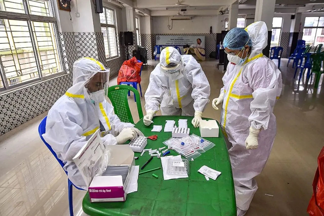 India Reports 1.72 Lakhs Fresh Cases of COVID-19