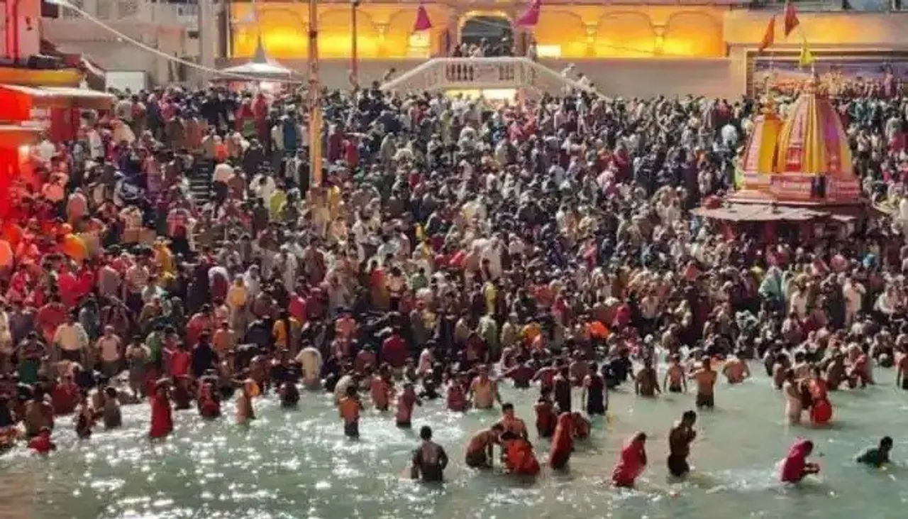 Maha Kumbh: Devotees Take Holy Dip During Third ‘Shahi Snan’