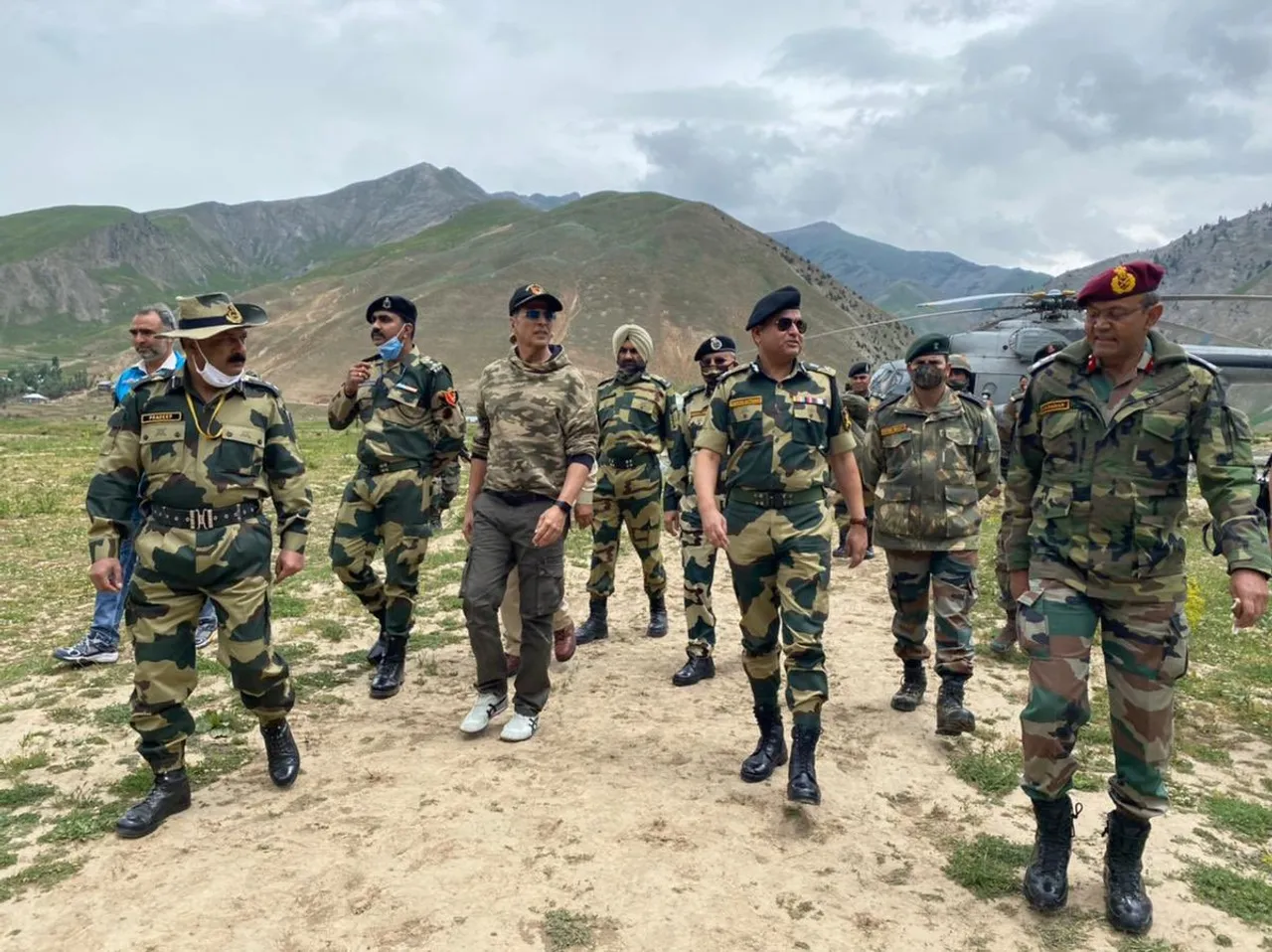Akshay Kumar Donates Rs 1 Cr For J&K School Building Along LoC