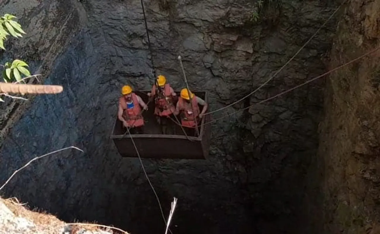 Navy To Rescue 5 Trapped From Assam For 14 Days in Meghalaya Mine