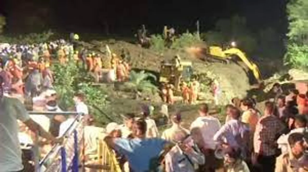 Madhya Pradesh: At Least 3 Dead After 30 People Fall in Well