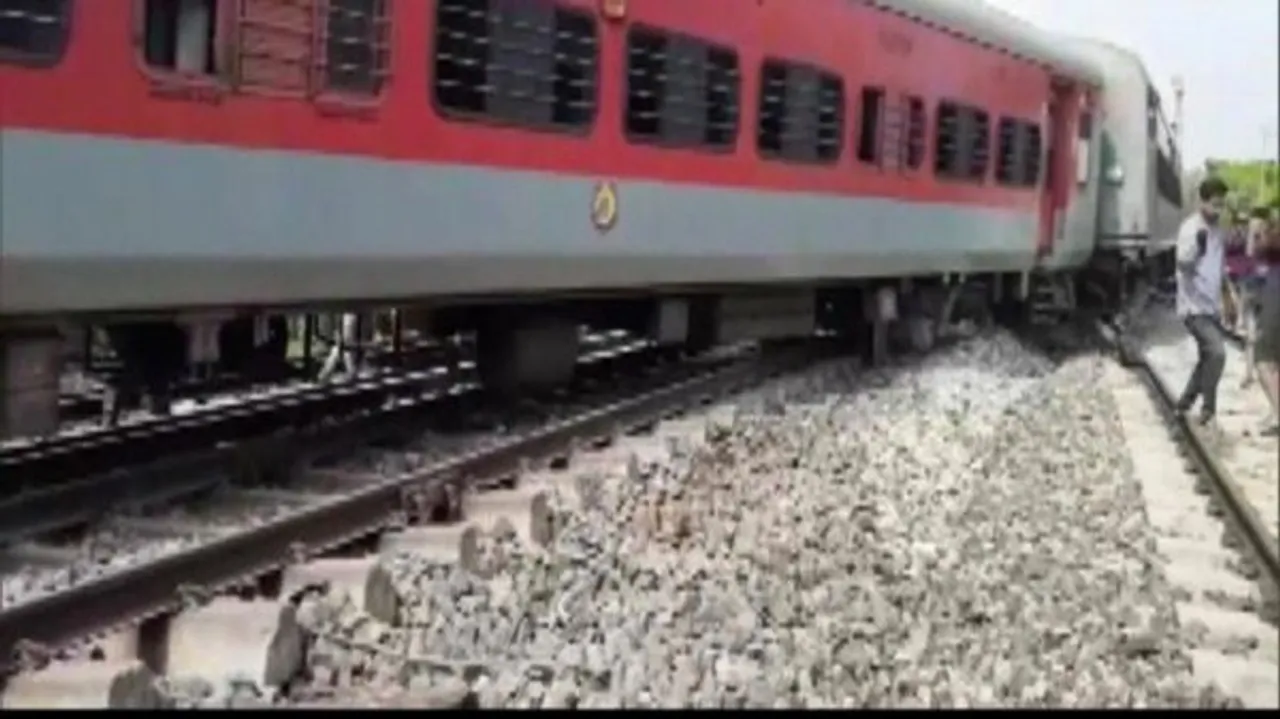 Assam: Guwahati-Howrah Special Express Train Derails Near Chaygaon