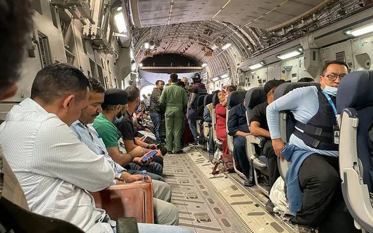 Taliban Will Shut Down Media: Pulitzer Prize-Winning Afghan Photographer