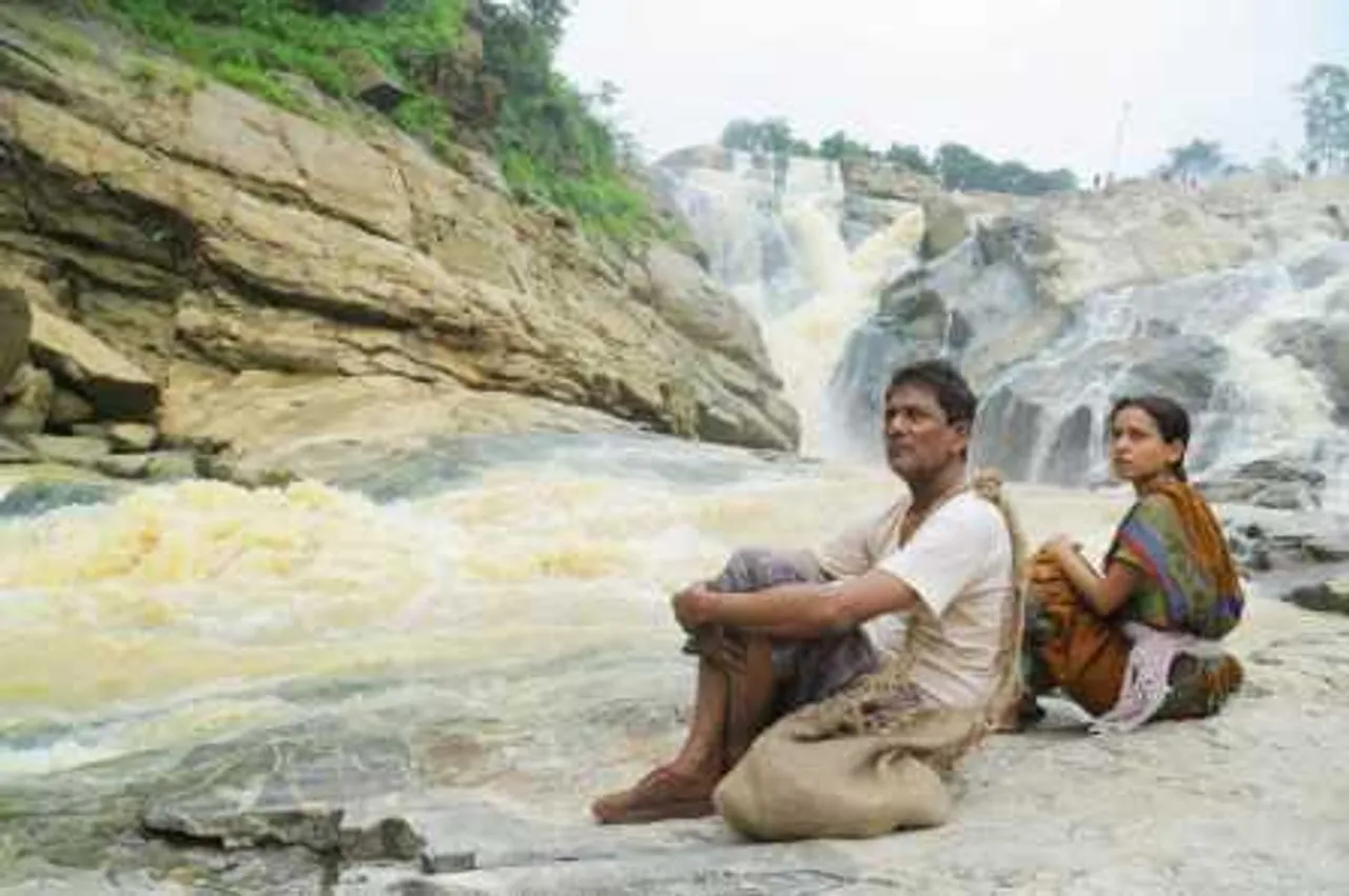 Adil Hussain Bags Best Actor Award at Washington DC SAFF