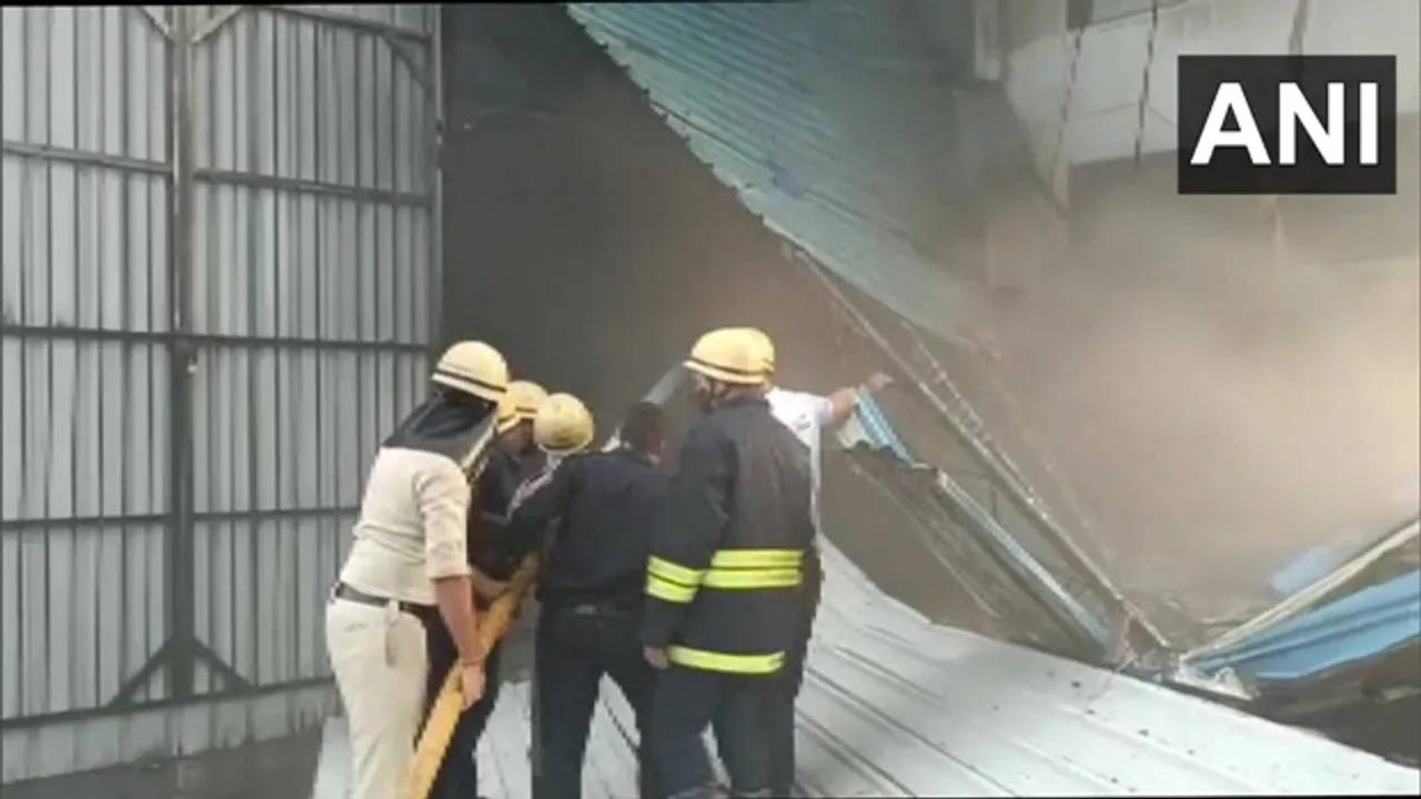 Massive Fire Breaks Out in Surat, 2 Dead