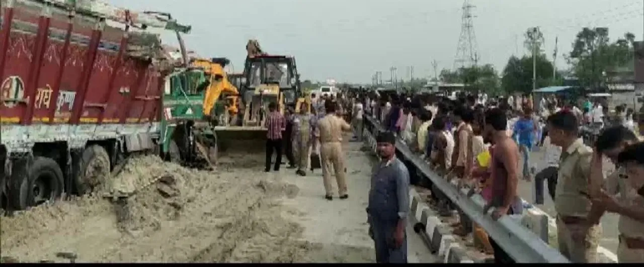 Uttar Pradesh: 9 Killed, 27 Injured in Bus-Truck Collision