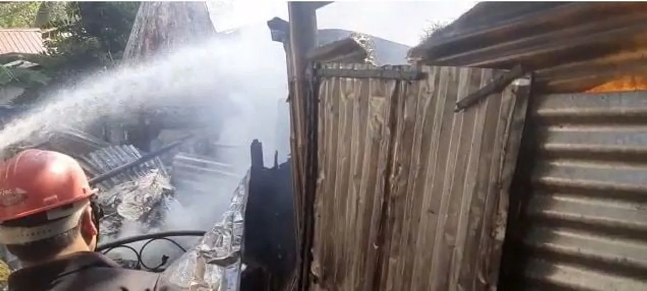 Guwahati: Massive Fire Breaks Out in Panbazaar Railway Colony
