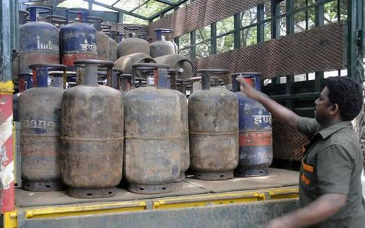Commercial LPG Cylinder Prices Increased by Rs. 100.50