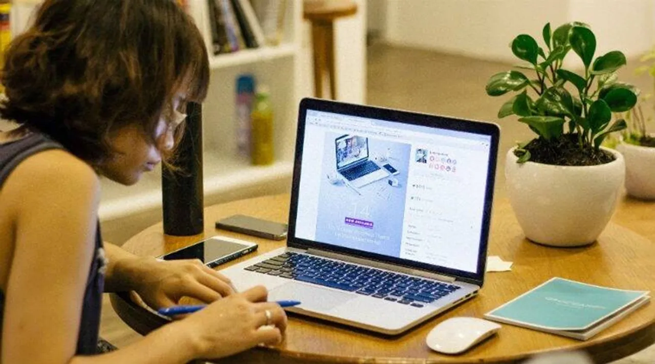Delhi Orders Private Offices to Work from Home, Restaurants Closed Completely