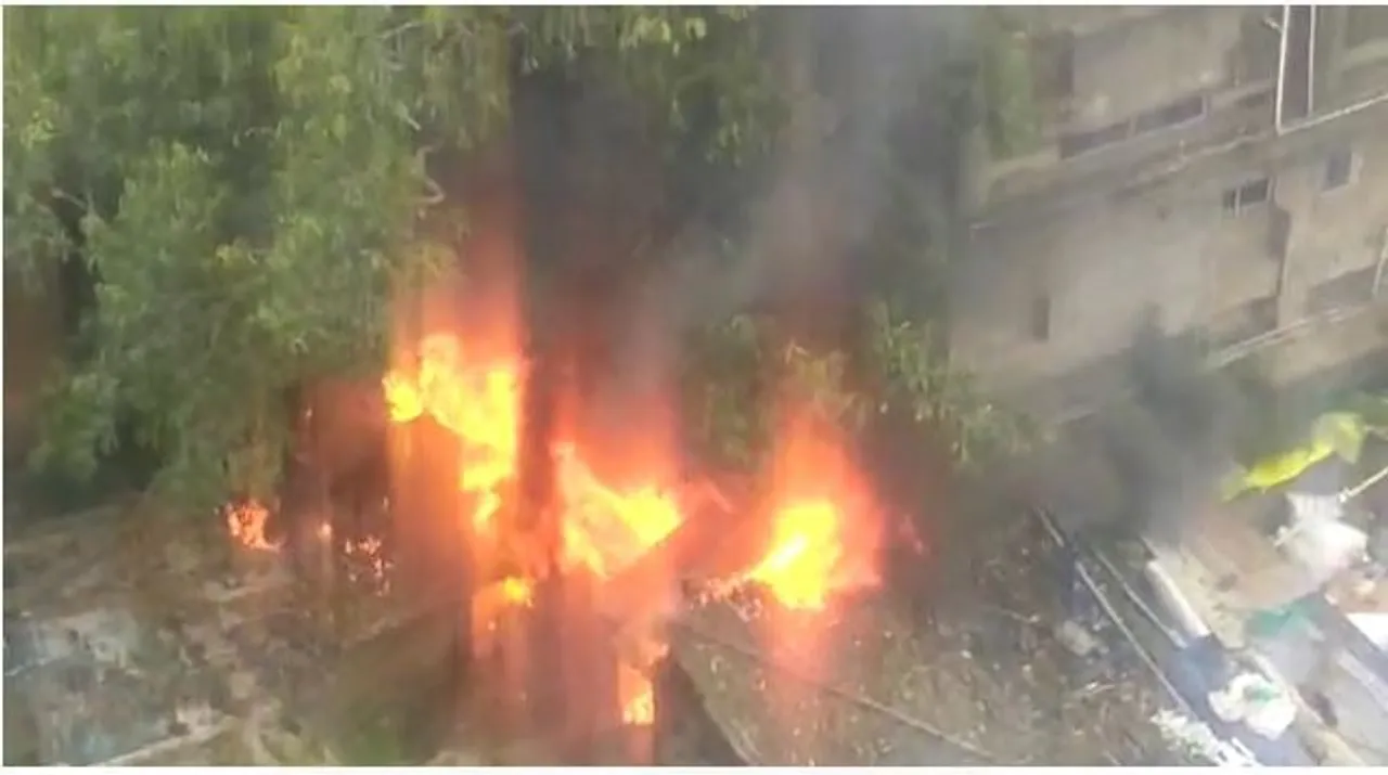 Guwahati: Massive Fire breaks out at Lakhtokia in Fancy Bazar