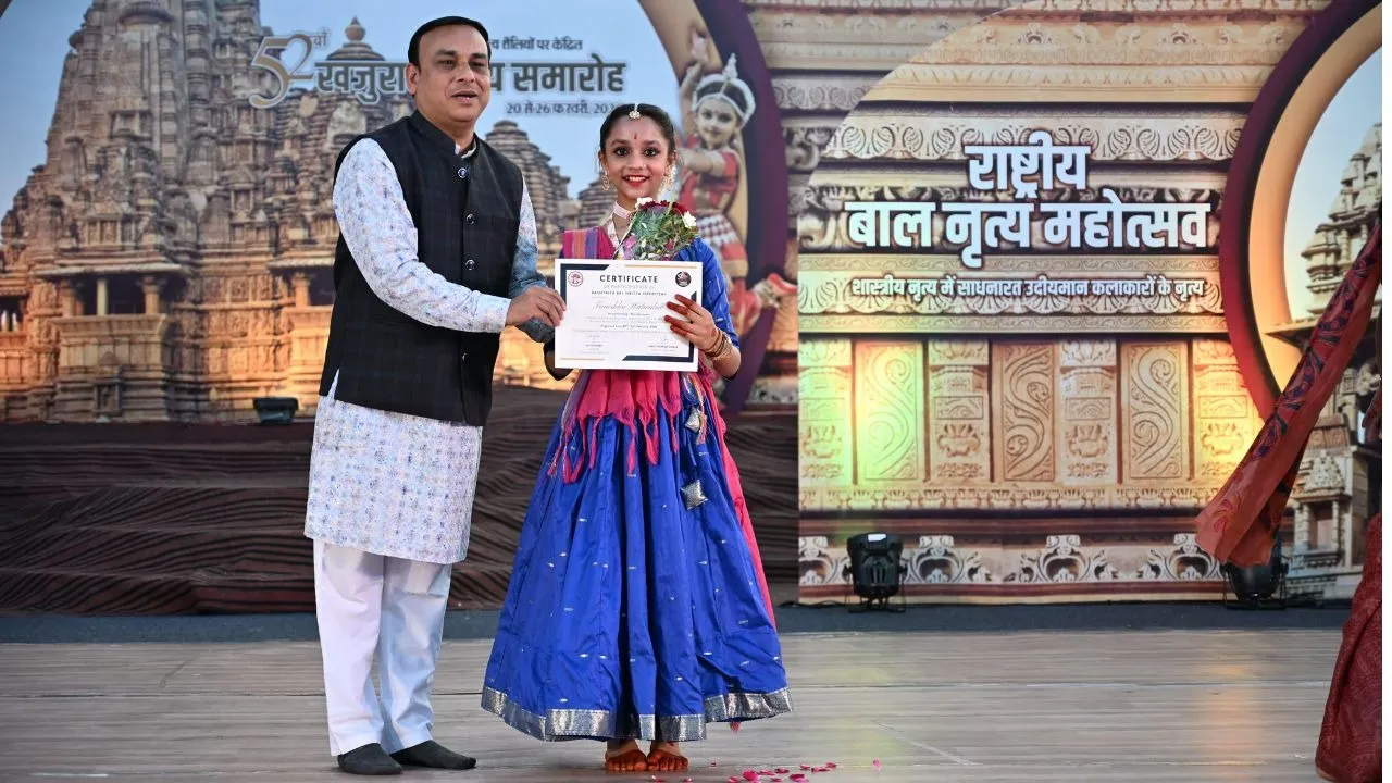 Red Bold Finance YouTube Thumbnail (8)