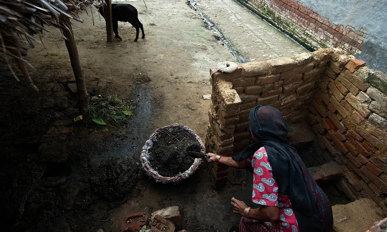 Women Cleaning Sewers