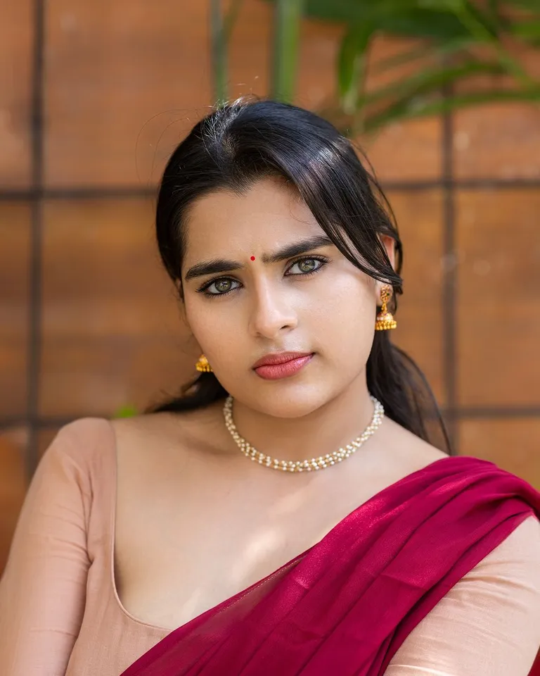 kavya kalyanram