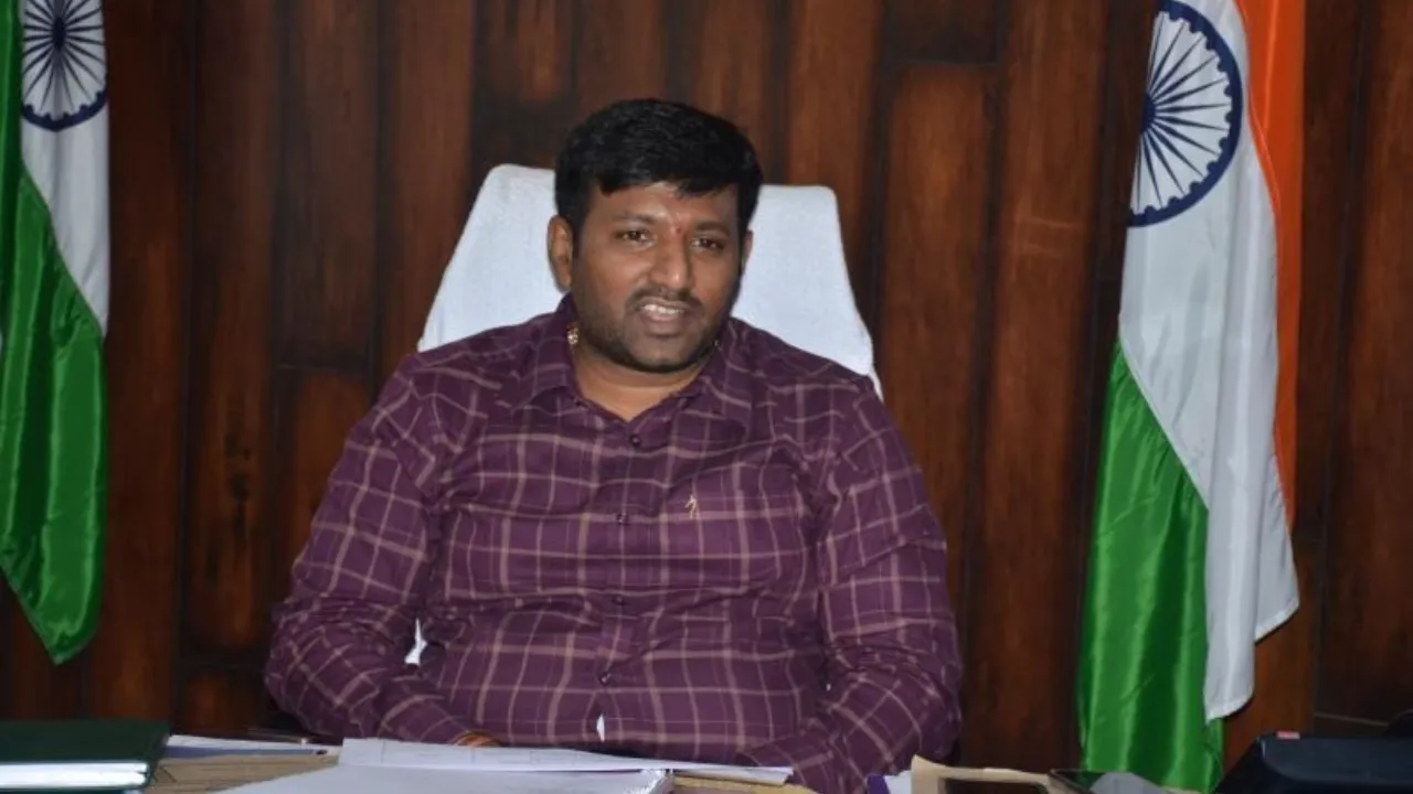 IAS Amoy Kumar