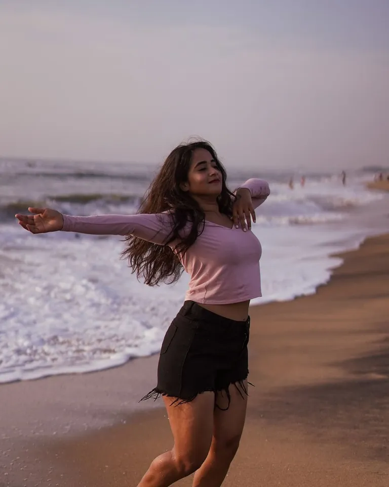 deepthi sunaina3