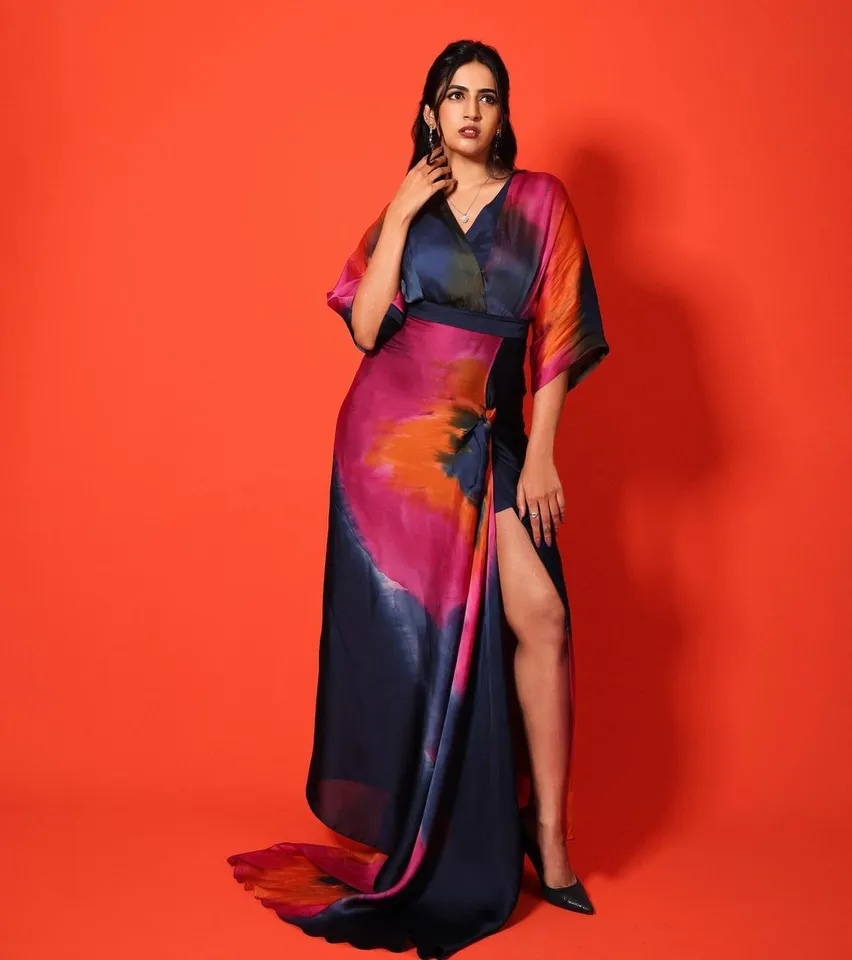 niharika 66