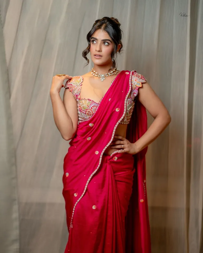Kavya Thapar,.,